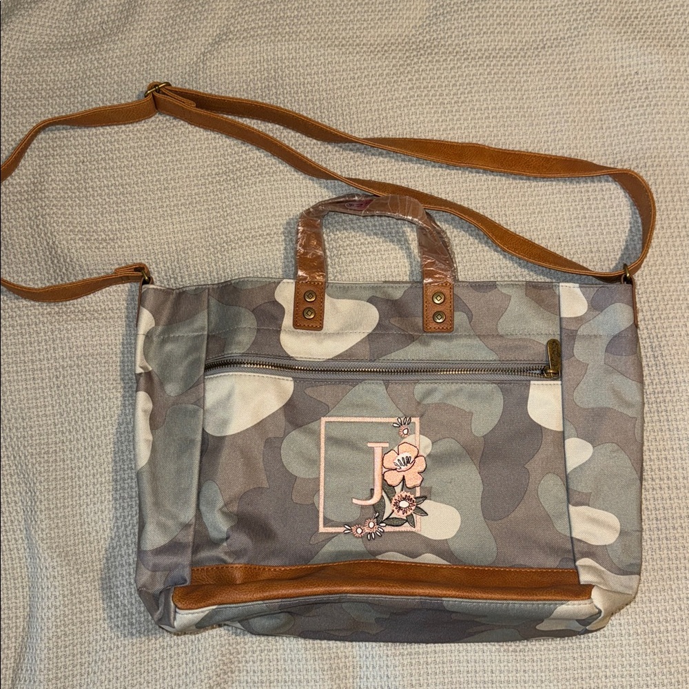 Thirty-One Step Up Tote Camouflage Tote Bag with Brown Accents